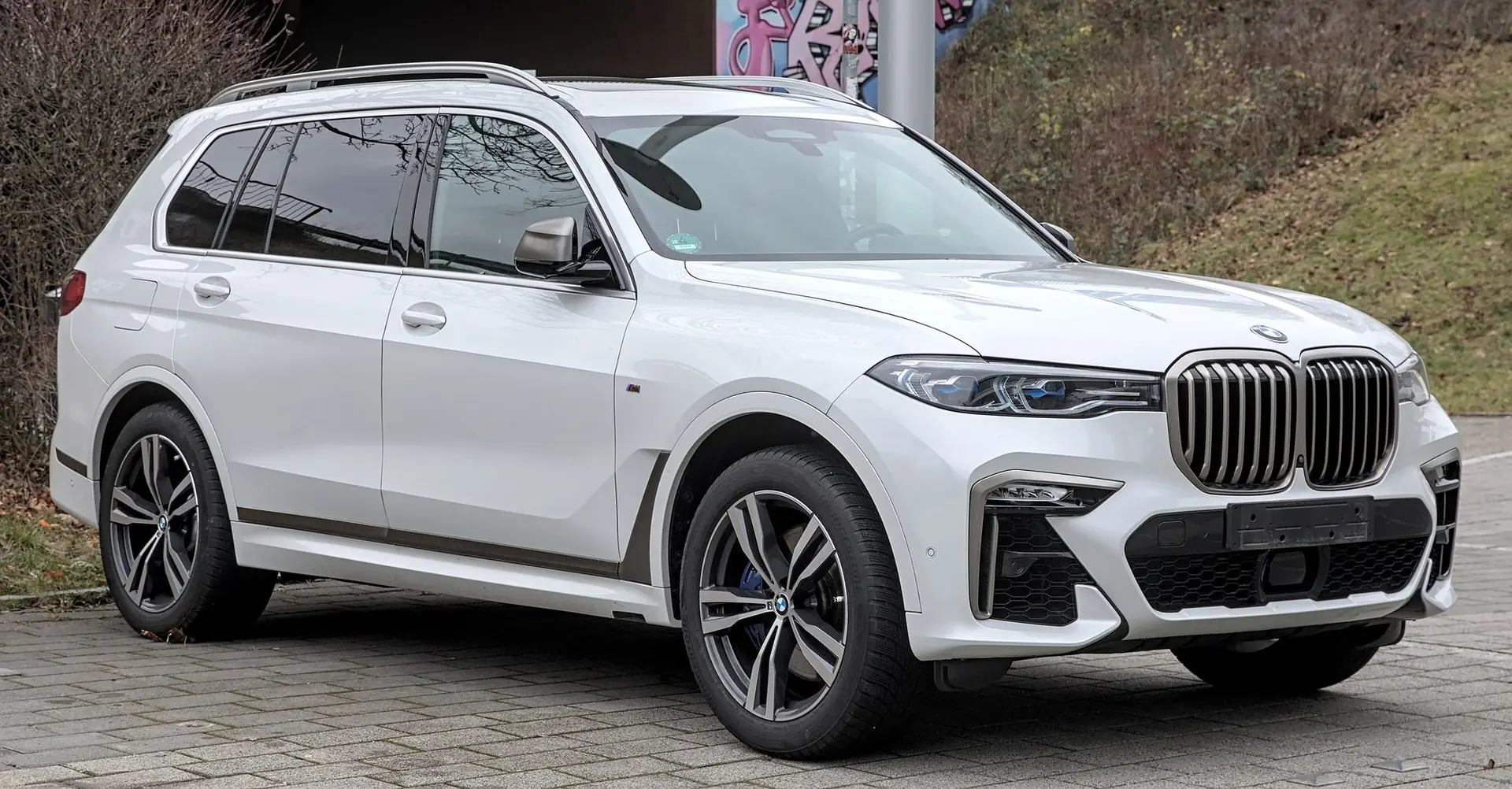 BMW X7 in white